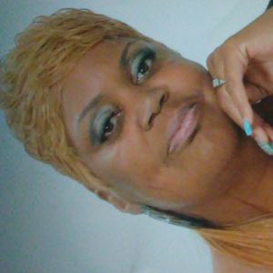 Meet your Posher, Denise